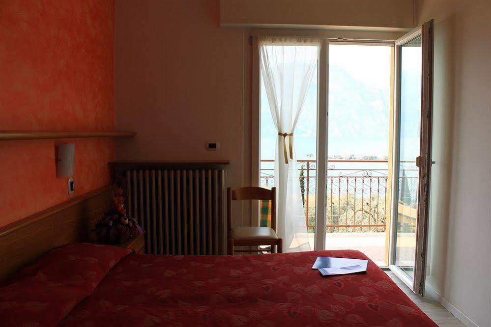 Hotel Casa Gagliardi برنزوني سول جاردا المظهر الخارجي الصورة